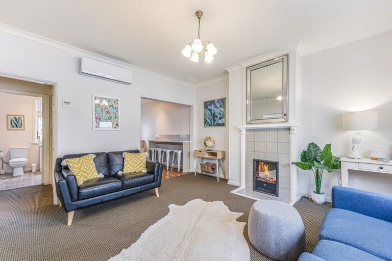 Photo of property in 11-19 Wellington Street, Picton, 7220