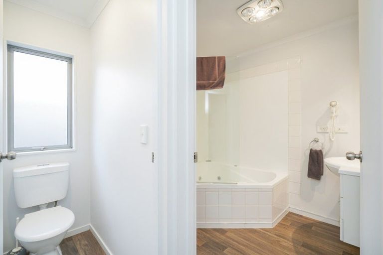 Photo of property in 8a-d Camden Street, Turnbull Thomson Park, Invercargill, 9810