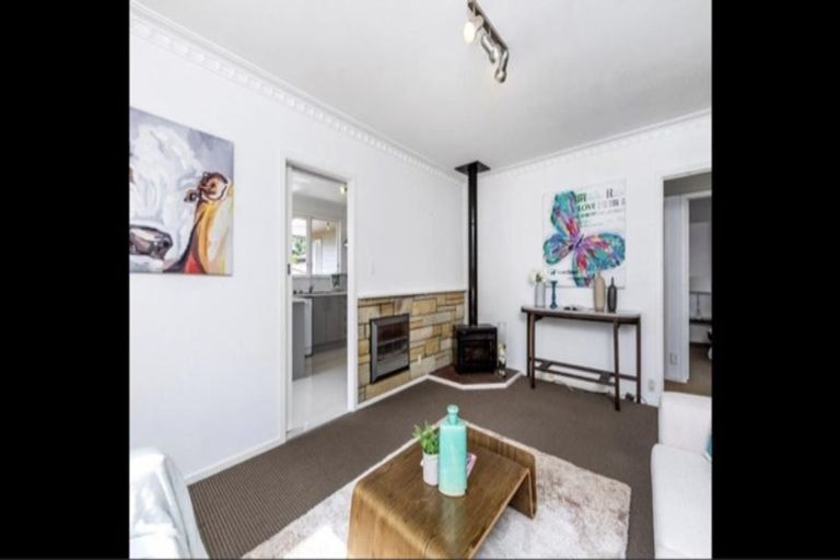 Photo of property in 14 Sunhaven Avenue, Glenfield, Auckland, 0629