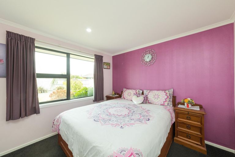 Photo of property in 2a Galea Grove, Kelvin Grove, Palmerston North, 4414