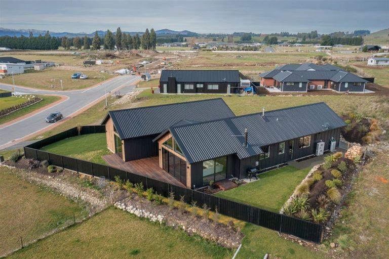 Photo of property in 6 Ralph Moir Drive, Te Anau, 9679