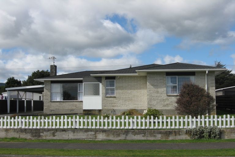 Photo of property in 37 Strathmore Avenue, Levin, 5510