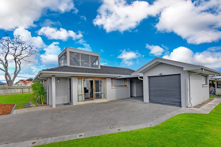 Photo of property in 1 Fleetwood Crescent, Flaxmere, Hastings, 4120