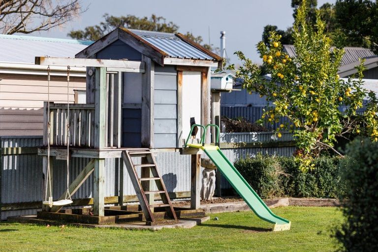 Photo of property in 37 Holdsworth Avenue, Milson, Palmerston North, 4414