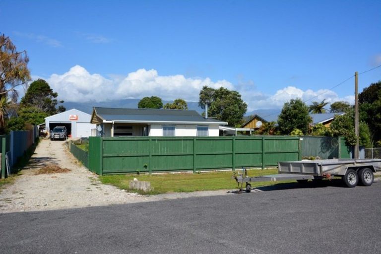 Photo of property in 10 Hunter Street, Karamea, 7893