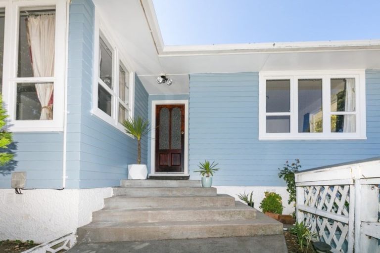 Photo of property in 9 Ahuriri Street, Strathmore Park, Wellington, 6022