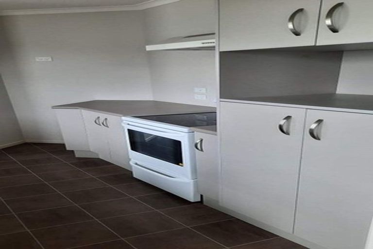 Photo of property in Amberley Park, 8/8 Village Place, Tuakau, 2121