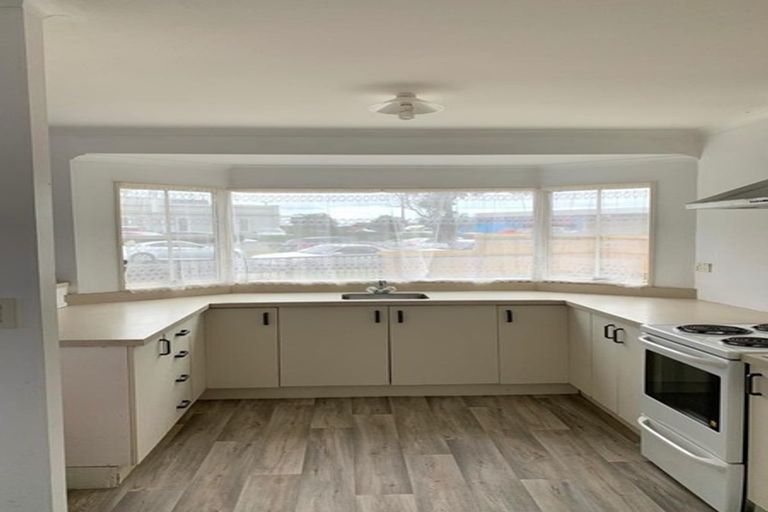 Photo of property in 1 Menary Street, Papakura, 2110