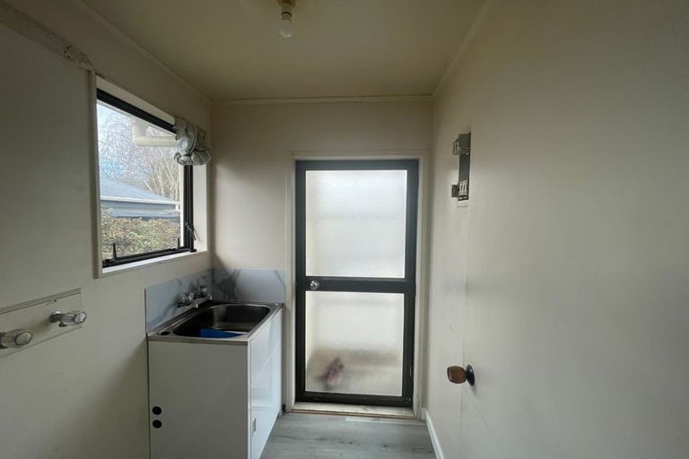 Photo of property in 2/12 Trimdon Street, Randwick Park, Auckland, 2105