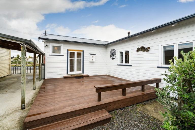 Photo of property in 25 Hunia Street, Marton, 4710