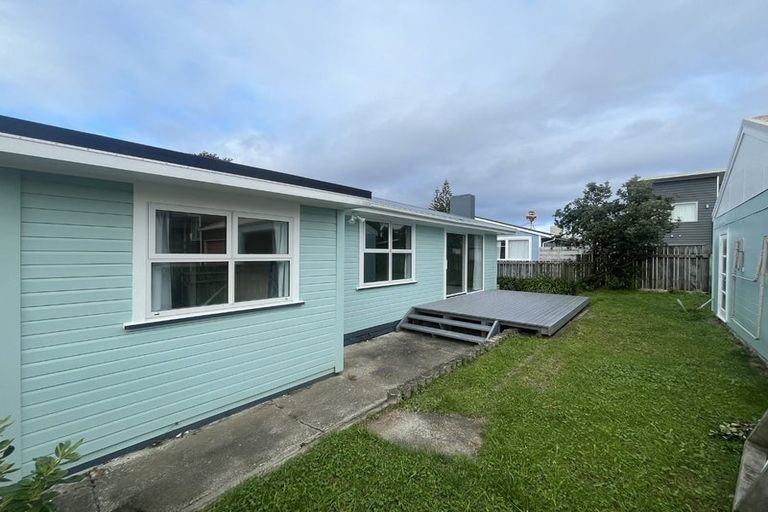 Photo of property in 74a Te Pene Avenue, Titahi Bay, Porirua, 5022