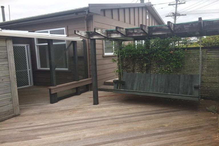 Photo of property in 25 Belt Road, Moturoa, New Plymouth, 4310