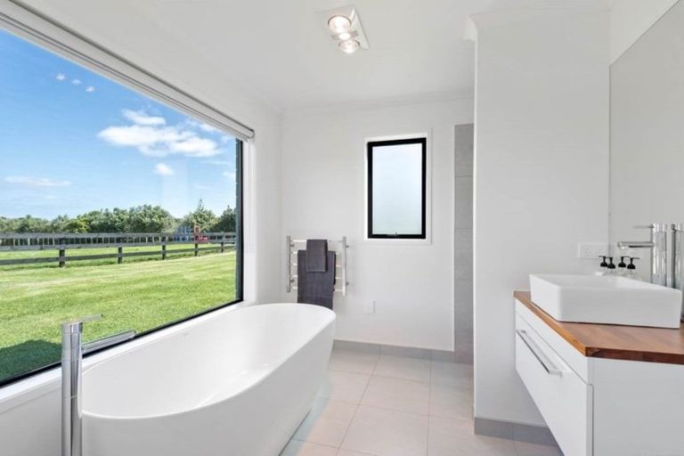 Photo of property in 125 Wharf Road, Clarks Beach, Pukekohe, 2679