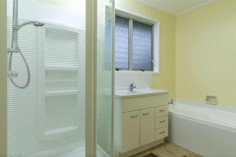 Photo of property in 4 Chislehurst Street, Henderson, Auckland, 0612