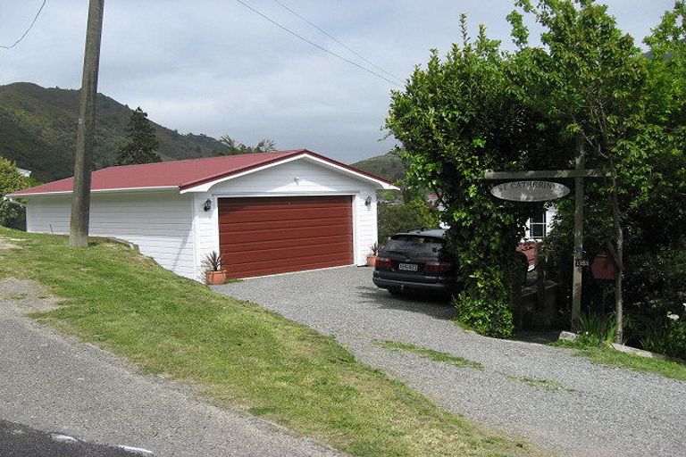 Photo of property in 123 Wellington Street, Picton, 7220