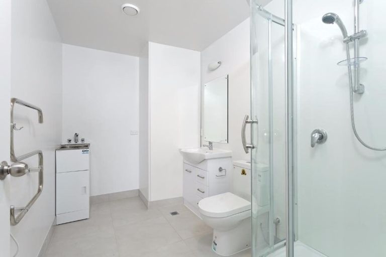 Photo of property in 8/26 Railway Street West, Papakura, 2110