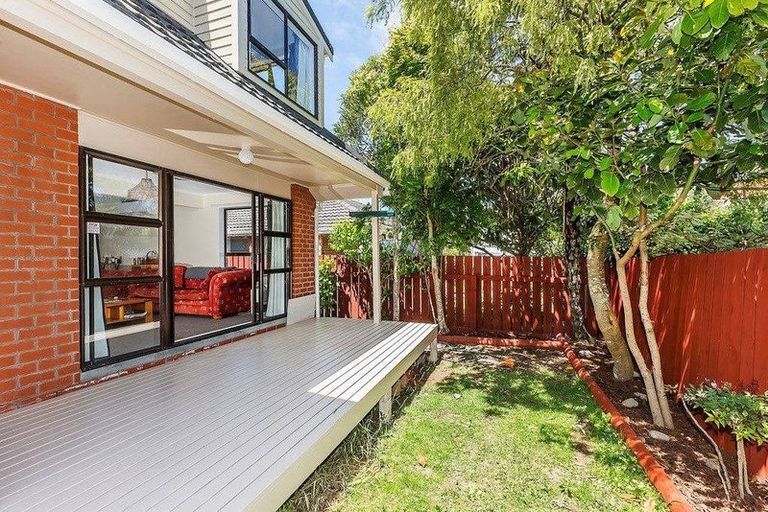 Photo of property in 2/29a Parkvale Road, Karori, Wellington, 6012