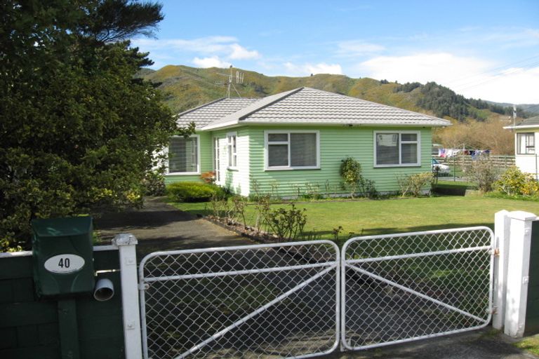 Photo of property in 40 Westminster Road, Wainuiomata, Lower Hutt, 5014