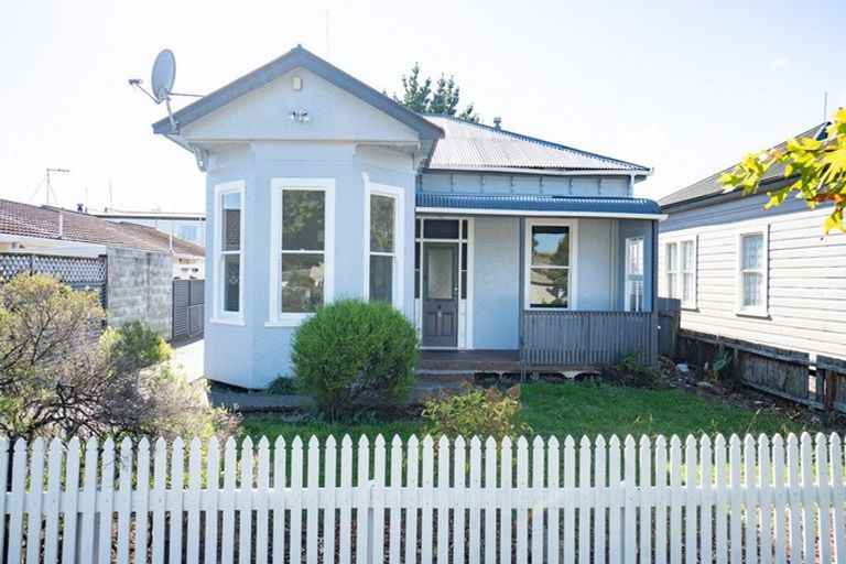 Photo of property in 35 West Street, West End, Palmerston North, 4412