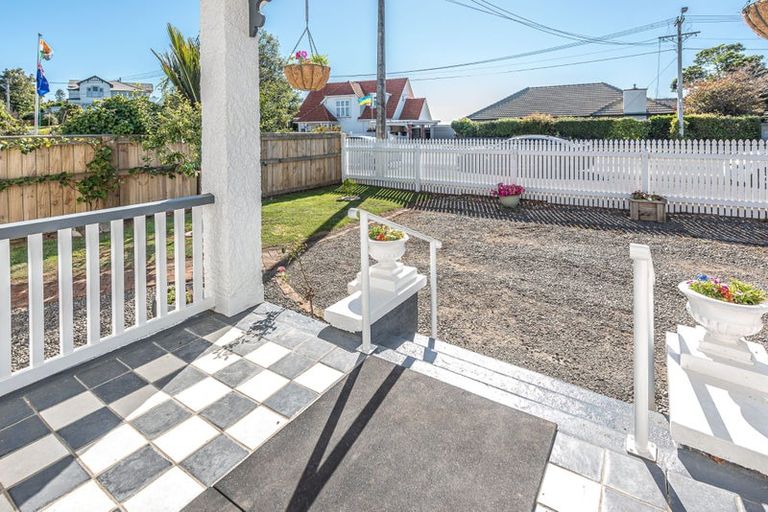 Photo of property in 9 Great North Road, Saint Johns Hill, Whanganui, 4501