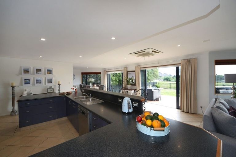 Photo of property in 83 Ferry Road, Clive, 4102