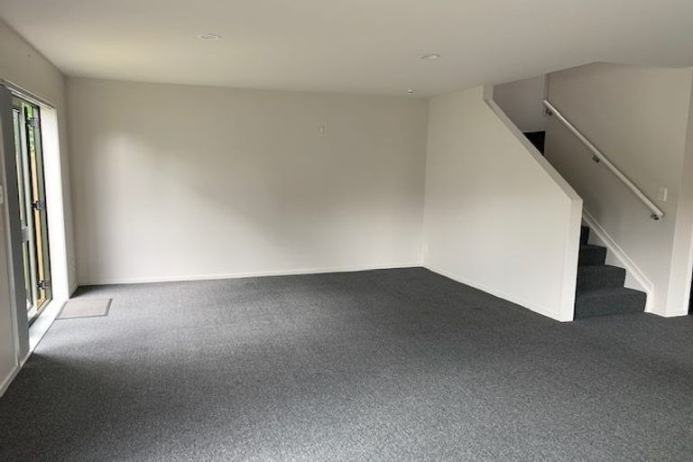 Photo of property in 1/25 Fields Parade, Oteha, Auckland, 0632