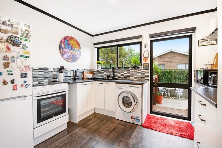 Photo of property in 43 Langton Road, Stanmore Bay, Whangaparaoa, 0932