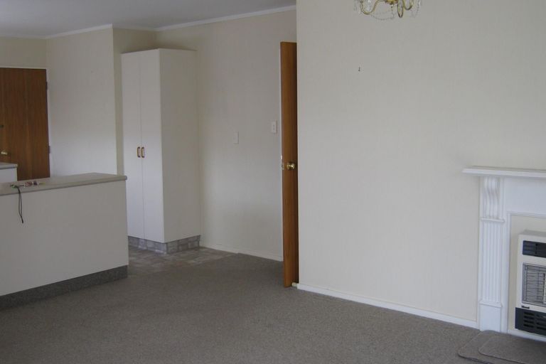 Photo of property in 8b Elizabeth Street, Palmerston North, 4410