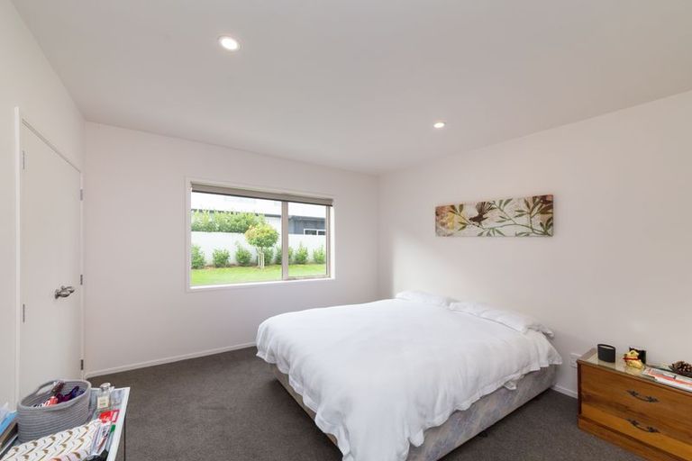 Photo of property in 12 Grand Oaks Drive, Awapuni, Palmerston North, 4412