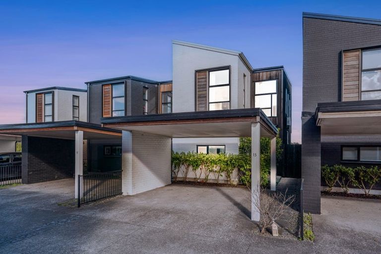 Photo of property in 15 Battalion Drive, Papakura, 2110