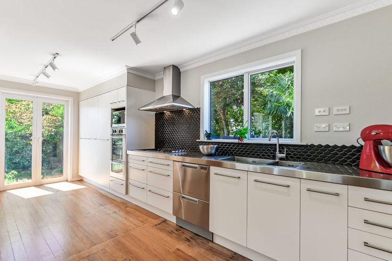 Photo of property in 2 Joffre Street, Frankton, Hamilton, 3204