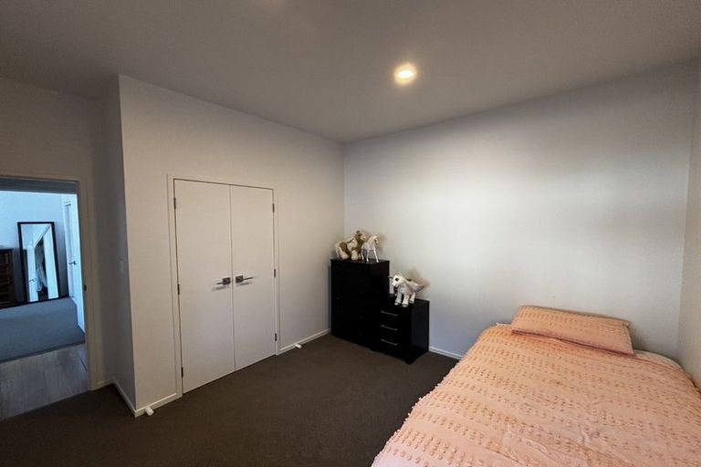 Photo of property in 17 Atiawa Street, Glen Avon, New Plymouth, 4312