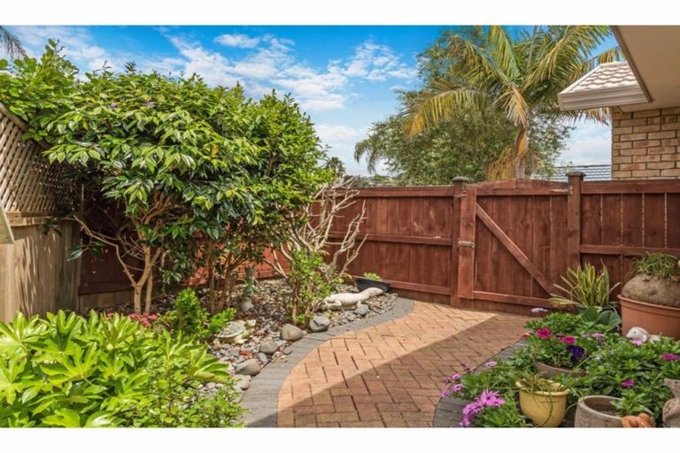 Photo of property in 47 Red Hibiscus Road, Stanmore Bay, Whangaparaoa, 0932