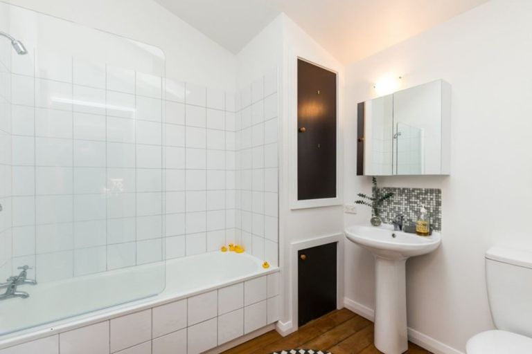 Photo of property in 92 Owen Street, Newtown, Wellington, 6021