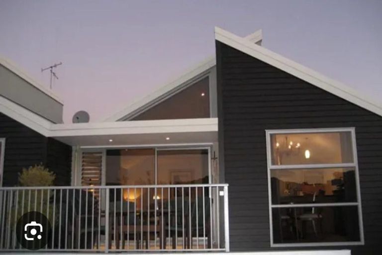 Photo of property in 8/46 May Street, Mount Maunganui, 3116