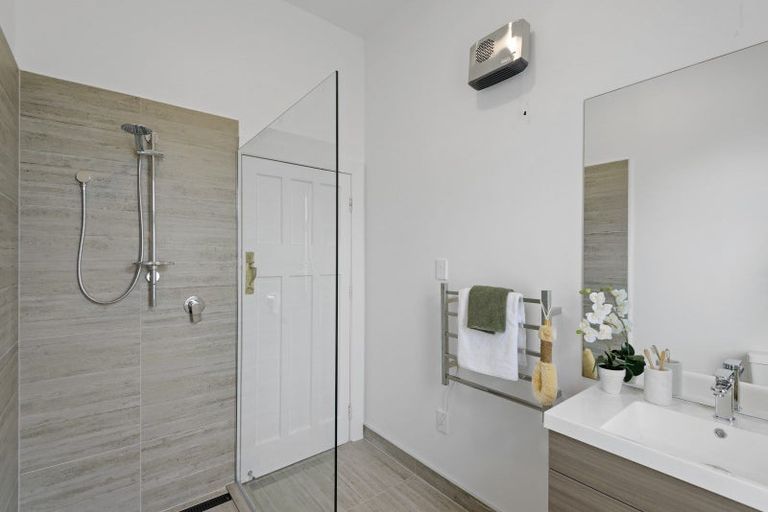 Photo of property in 144 Weston Road, St Albans, Christchurch, 8052