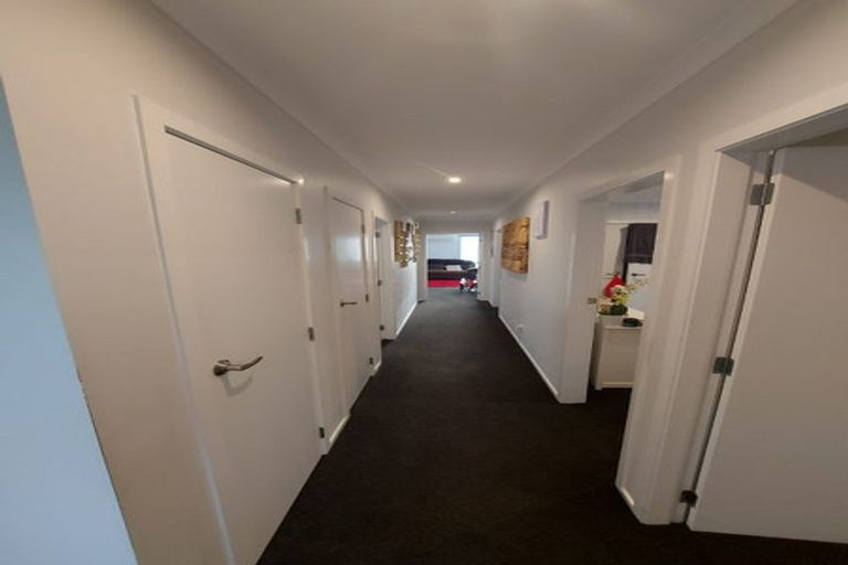 Photo of property in 5 Chew Place, Ranui, Porirua, 5024