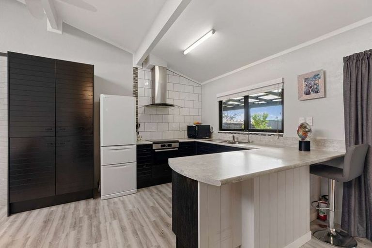 Photo of property in 120 Racecourse Road, Waiuku, 2123