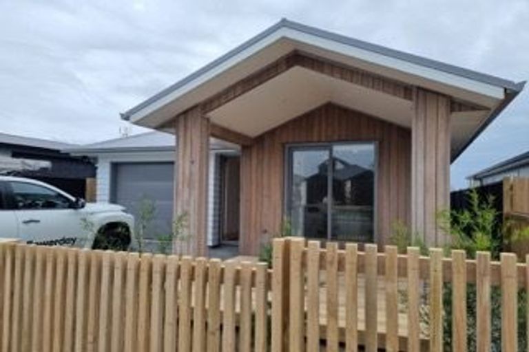 Photo of property in 4 Chrysler Street, Papamoa, 3118