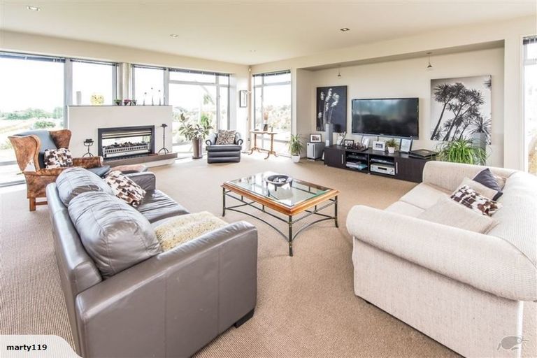 Photo of property in 34 Longbeach Drive, Castlecliff, Whanganui, 4501