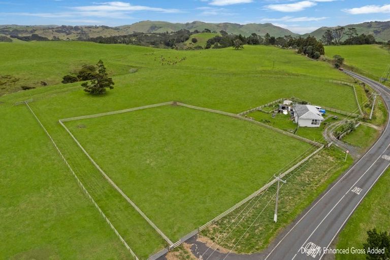 Photo of property in 2586 Awhitu Road, Awhitu, 2684