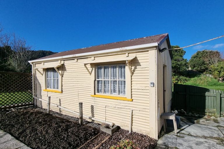 Photo of property in 85 Bright Street, Cobden, Greymouth, 7802