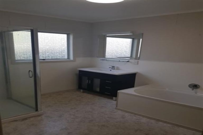 Photo of property in 9 Prudence Place, Oakura, 4314