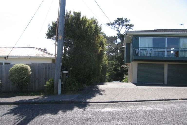 Photo of property in 1/76 Woodlands Crescent, Browns Bay, Auckland, 0630