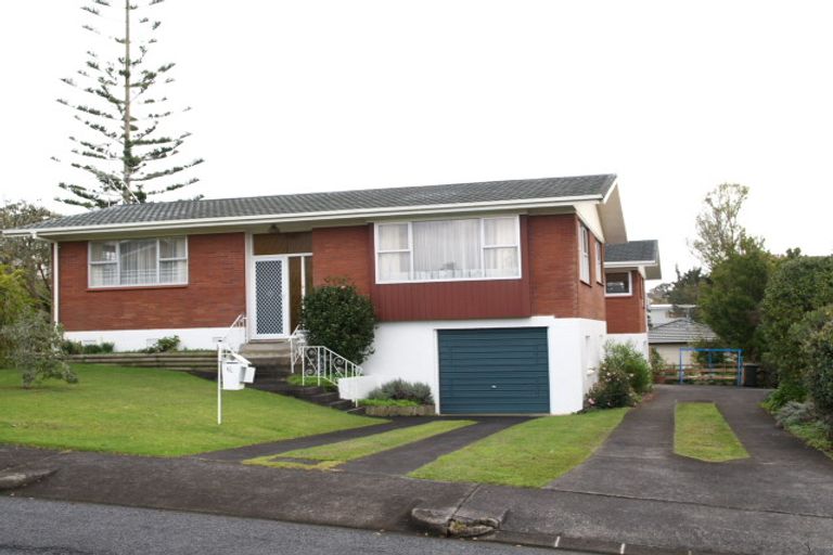 Photo of property in 1/6 Reydon Place, Cockle Bay, Auckland, 2014