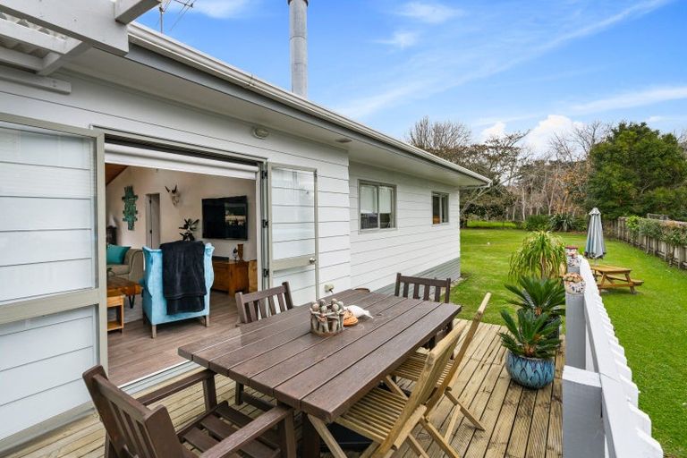 Photo of property in 14a Trigg Road, Huapai, Kumeu, 0810