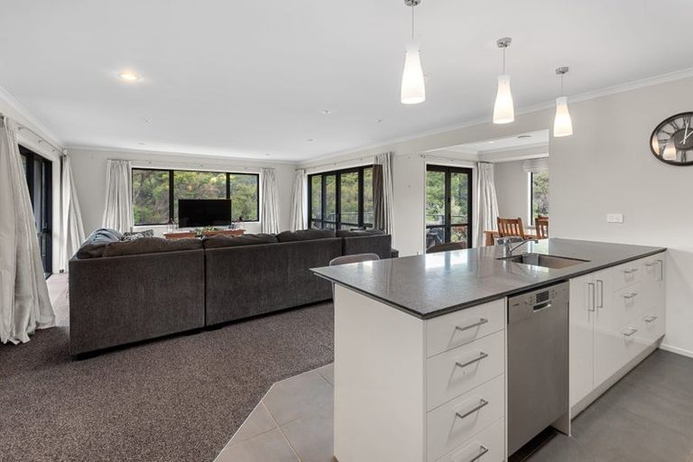 Photo of property in 5 North Crest Drive, Onerahi, Whangarei, 0110