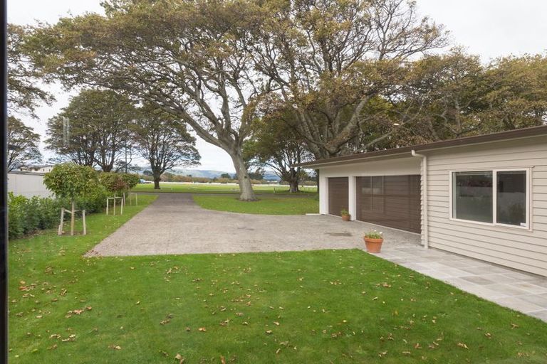 Photo of property in 12 Grand Oaks Drive, Awapuni, Palmerston North, 4412