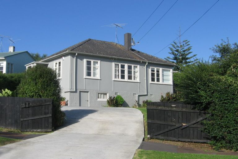 Photo of property in 12 Manapau Street, Meadowbank, Auckland, 1072