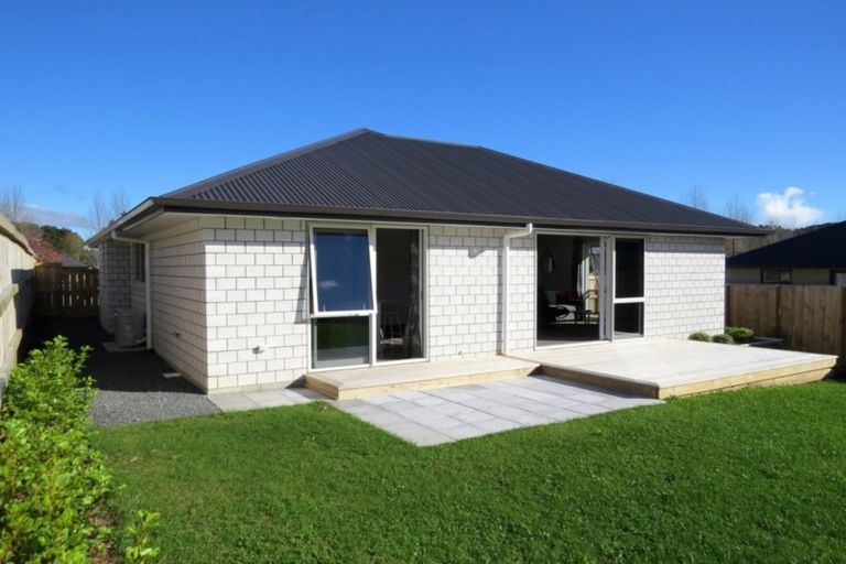 Photo of property in 64 Golden Shore Place, Coromandel, 3506